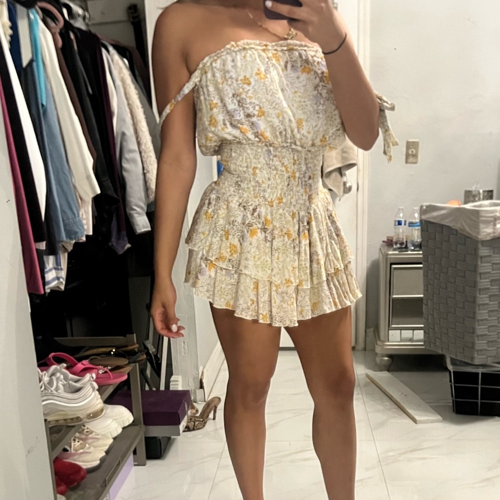 Flowy strapless dress
